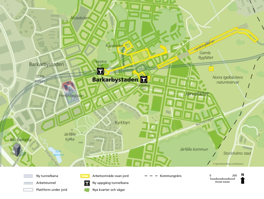 Våra arbeten på Barkarby gamla flygfält, närmast Barkarbystaden, utgår från Robothöjdens arbetstunnel. Våra arbetsområden är markerade med gult. De mörkgröna områdena visar kommande kvarter och vägar som Järfälla kommun planerar. Plattformen i den nya tunnelbanestationen syns som en avlång streckad yta mellan de båda uppgångarna.
